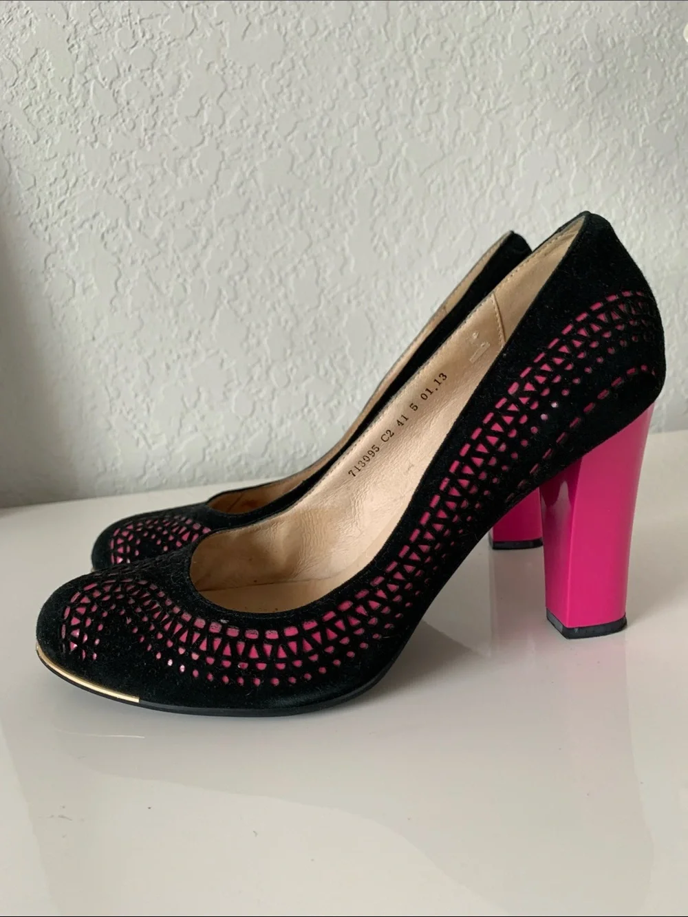 Bravo Black and Hot Pink Cutout Block Heel Pumps Shoes Size EU41
